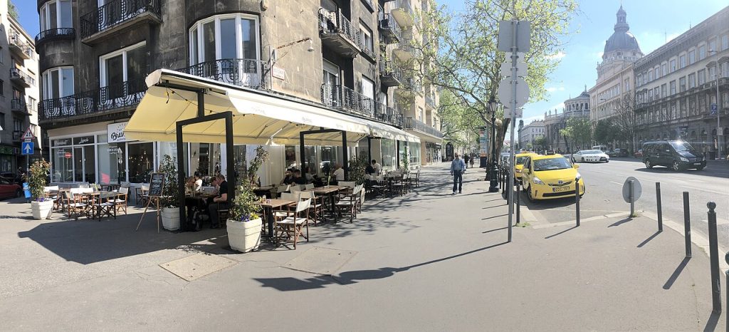 Het Wijnlokaal — restaurant in Emmen